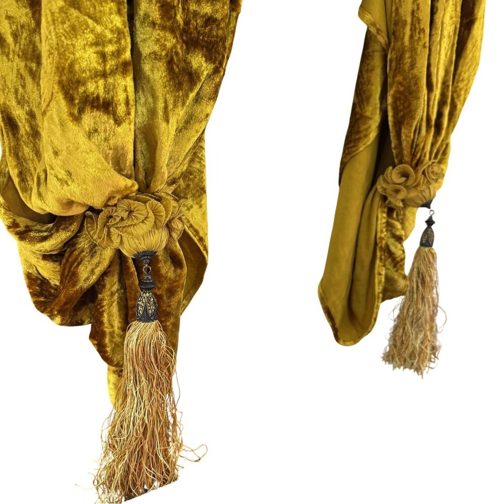 Vtg Unbranded Gold Crushed Velvet TasselShawl Wrap Cape Boho Opera Evening Stole - Picture 5 of 10